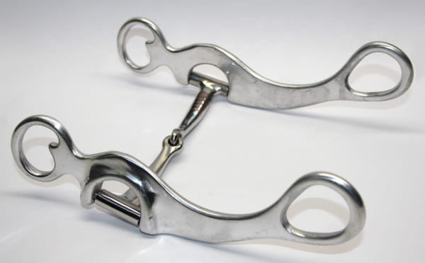 Czanka Snaffle bit aluminiowa Equi 5" — swept-back flat plate aluminium satynowe, scroll top, jointed ścięgierz z miedzianą beczułką, widok ukośny