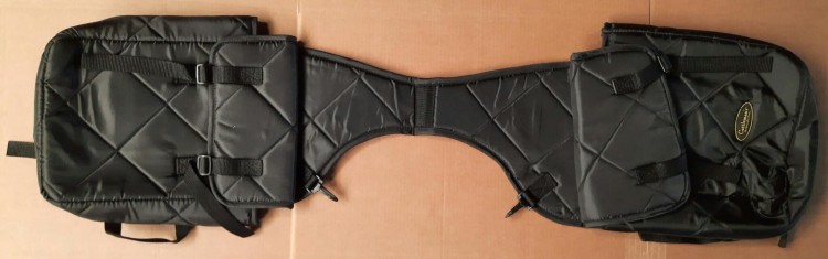 Sakwa Cattleman’s rozłożona — system mocowania na cantle, pikowany materiał