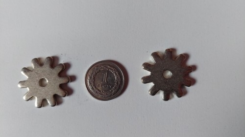 Rowele do ostróg western 10-punktowe rozmiar porównanie z monetą 1 zł — HorsePassion.pl