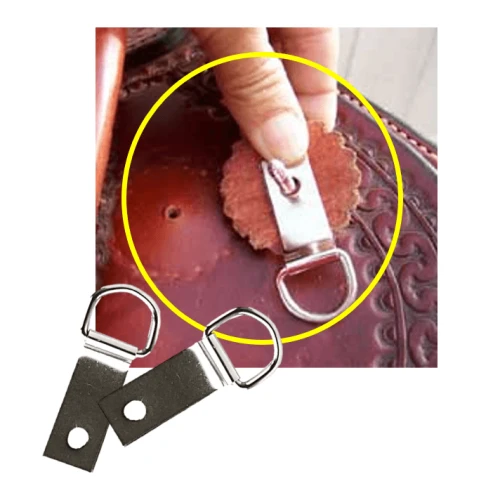 Clip Dee montaż pod concho siodła westernowego — blaszka na śrubie concho, D-ring wystający na zewnątrz jako punkt troczenia