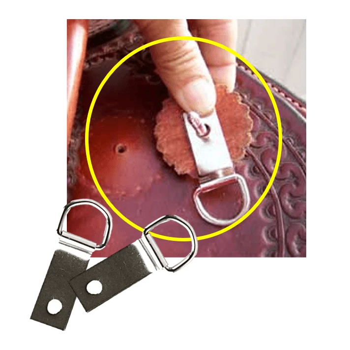 Clip Dee montaż pod concho siodła westernowego — blaszka na śrubie concho, D-ring wystający na zewnątrz jako punkt troczenia