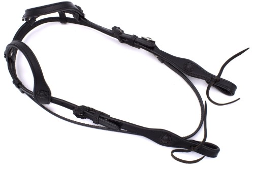 Ogłowie western two ear LpTrick all-black — dwuwarstwowa czarna skóra, czarne kwiatowe conche i klamry, czarne latigo tie ends, białe przeszycia, regulacja 90-110 cm — HorsePassion.pl