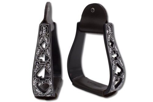 Strzemiona westernowe aluminiowe grawerowane LeTrick — czarne aluminium ze srebrnym grawerem, wycięte motywy kart pokerowych, widok z przodu i z boku