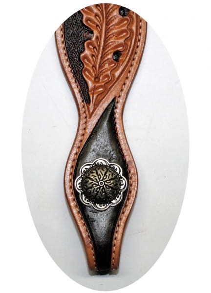 Detal concho antycznego na bit endzie Equi SHOW — kwiatowy motyw, ciemne wykończenie, kontrast tan i czarny inlay