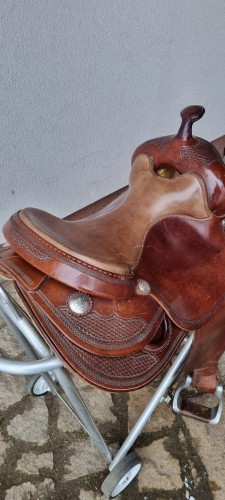 Siedzisko używanego siodła western Diamond Saddlery — gładka skóra licowa, silver conchos