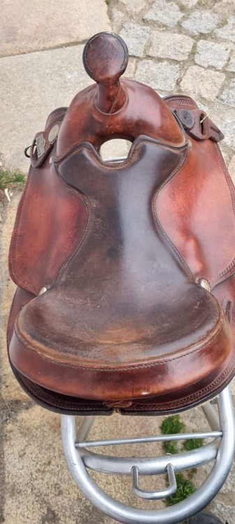 podwojny-rigging-i-skorzane-strzemiona-big-horn
