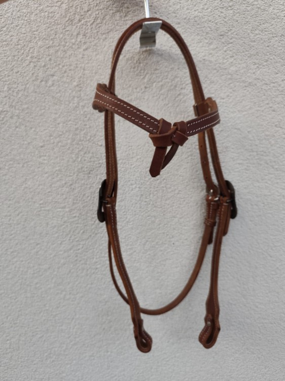 Ogłowie western PROLINE futurity knotted — widok frontalny, wiązania knotted przy podstawie V, skóra kasztan, concha różana — HorsePassion.pl