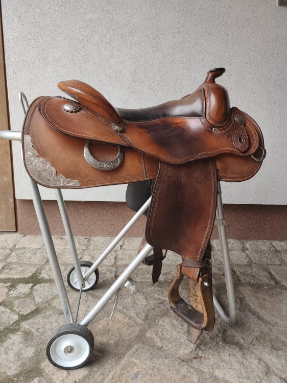 Używane siodło western Tom Zajac DagBanLB04 — silverwork, widok z lewej