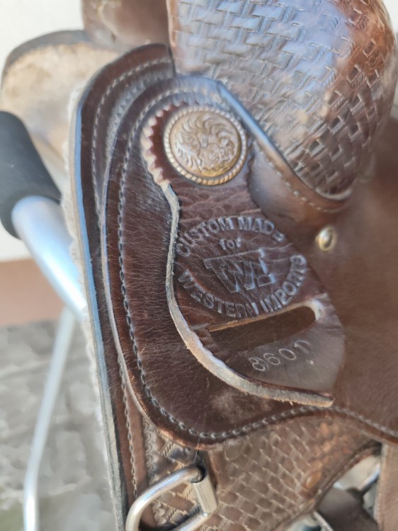 Stempel Custom Made for WI Western Imports — basket tooling, brązowa concha