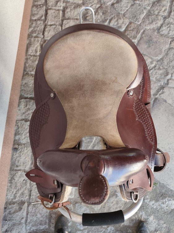 Zamszowe siedzisko roughout siodła western lb291 — beż, dobry stan, widok z góry