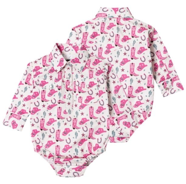 Body niemowlęce Stars & Stripes Cowgirl białe — różowy nadruk kowbojski kapelusze buty podkowy, kołnierzyk koszulowy, widok przód i tył