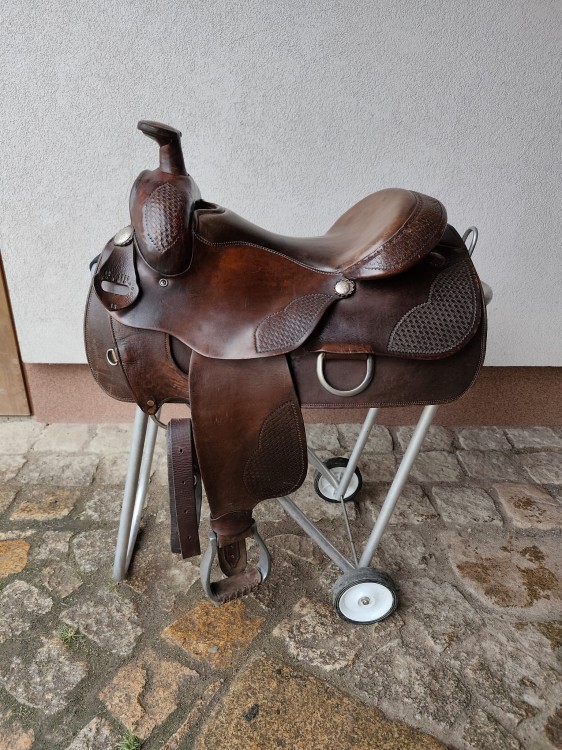 Używane siodło western roping Deuber Partner — basket tooling full cover, ciemny czekoladowy brąz, widok z prawej