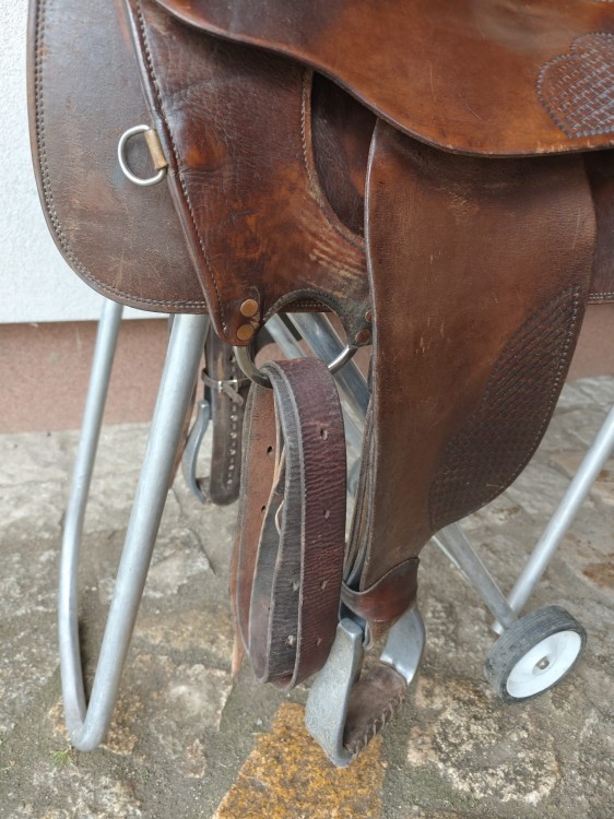 Skórzane billets i ring rigging siodła western Deuber Partner — ślady użytkowania
