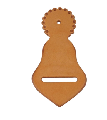 Tie Strap Holder skórzany jasny (natural) — dzwonkowy kształt, otwór górny do dee ringa siodła, szczelina dolna do tie strapa, ząbkowane wykończenie krawędzi