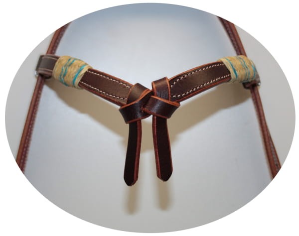 Centrum naczółka futurity knotted ogłowia western turkus — rawhide pleciony z turkusową nitką zygzak, węzeł latigo, ciemna espresso skóra — HorsePassion.pl