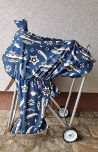 Pokrowiec na siodło western z fenderami — wzór kaktusy, kolor ciemnoniebieski — Delta Trade HorsePassion.pl