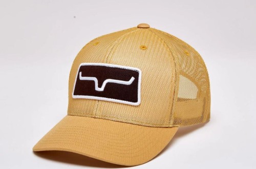 Czapka z daszkiem Kimes Ranch All Mesh Trucker wheat miodowa — prostokątna naszywka longhorn, cała siateczka, snapback — HorsePassion.pl