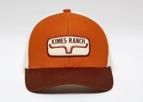 Czapka Kimes Ranch Rolling Trucker — haftowana naszywka twill patch Kimes Ranch z logo longhorn, burnt orange front
