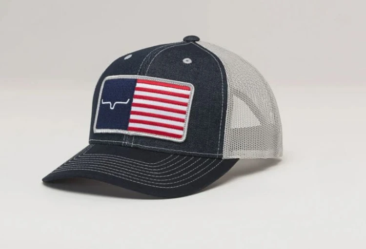 Czapka z daszkiem Kimes Ranch American Trucker granatowy denim — naszywka flaga USA longhorn, biała siateczka — HorsePassion.pl