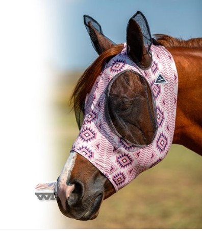 Różowa maska przeciw owadom Professional’s Choice Pink Aztec na głowie konia
