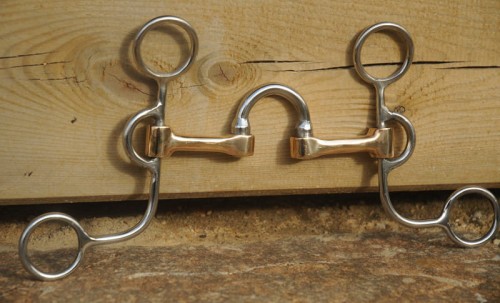 Czanka Baby Correction bit krótka — widok z boku, miedziany mouthpiece z portem, stal polerowana